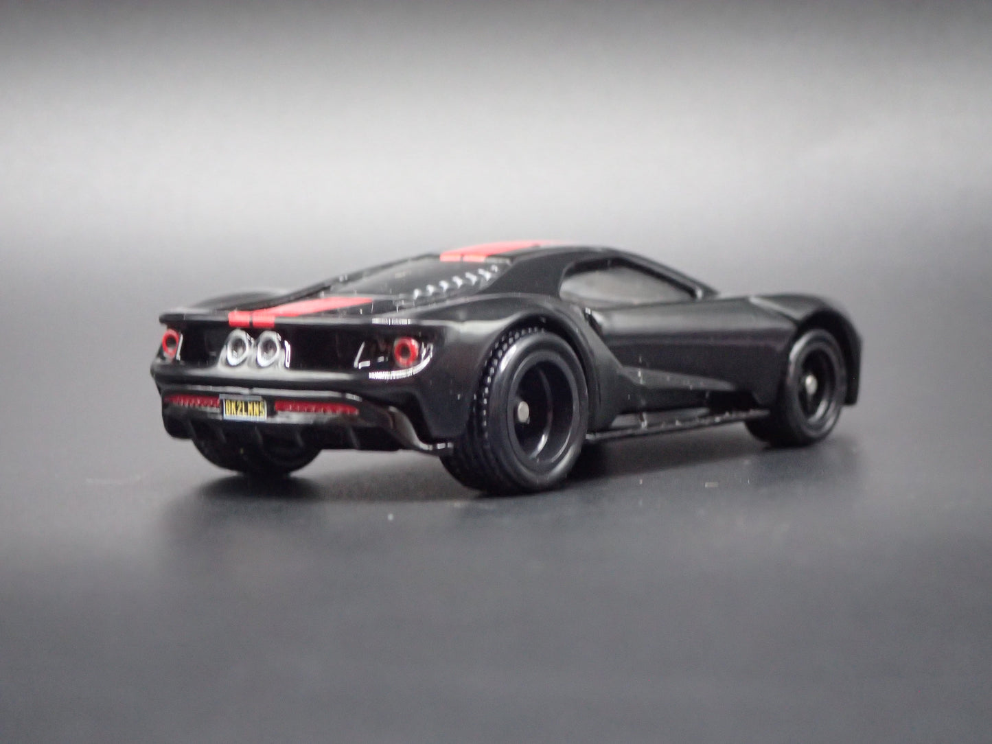 2017-2022 FORD GT SUPERCAR BLACK 1:64 SCALE COLLECTIBLE DIORAMA DIECAST MODEL CAR
