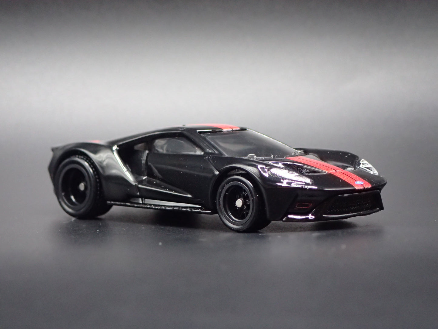 2017-2022 FORD GT SUPERCAR BLACK 1:64 SCALE COLLECTIBLE DIORAMA DIECAST MODEL CAR