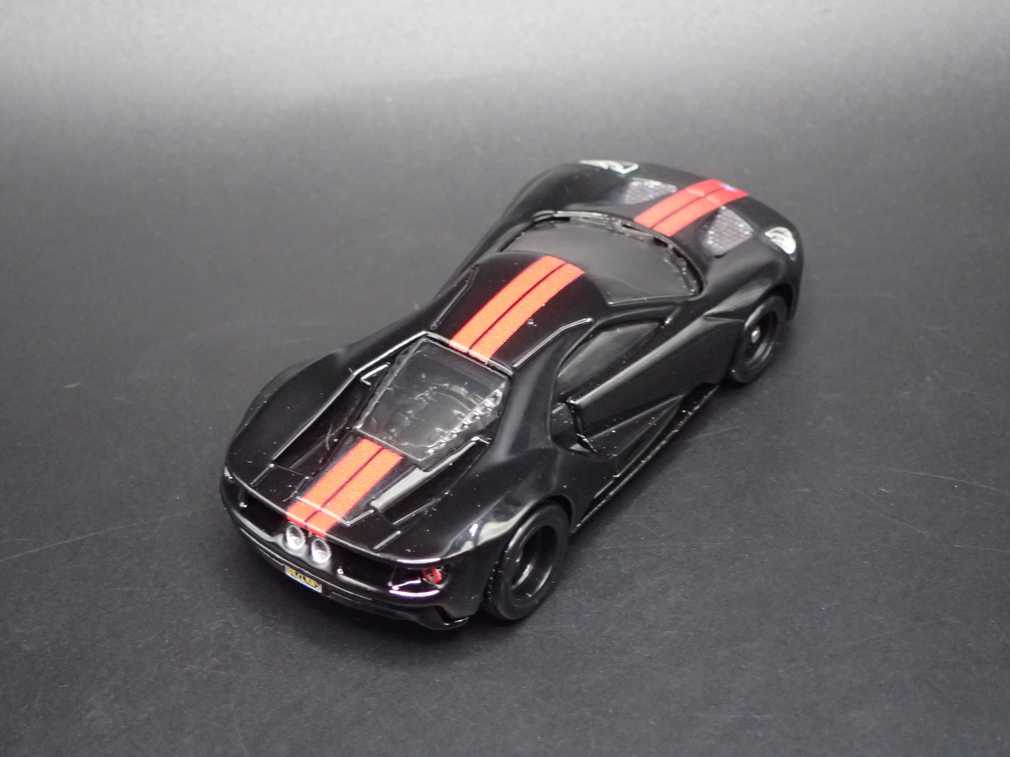 2017-2022 FORD GT SUPERCAR BLACK 1:64 SCALE COLLECTIBLE DIORAMA DIECAST MODEL CAR