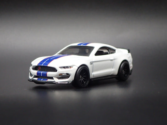 2015-2023 FORD MUSTANG SHELBY GT350R WHITE 1/64 SCALE DIORAMA DIECAST MODEL CAR