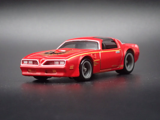 1977 77 PONTIAC FIREBIRD RED 1:64 SCALE COLLECTIBLE DIORAMA DIECAST MODEL CAR