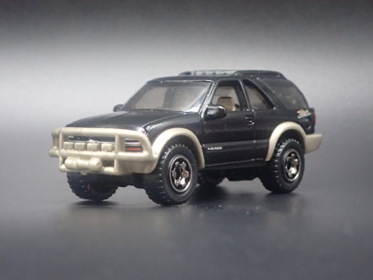 1995-2005 CHEVY CHEVROLET BLAZER ZR2 4X4 1:64 SCALE DIORAMA DIECAST MODEL CAR