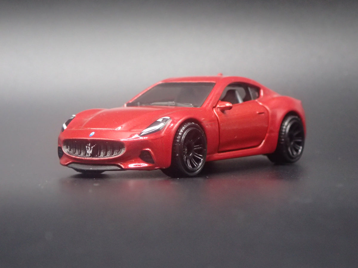 2023-2026 MASERATI GRANTURISMO FOLGORE 1:64 SCALE DIORAMA DIECAST MODEL CAR-Burning Rubber Toy Company
