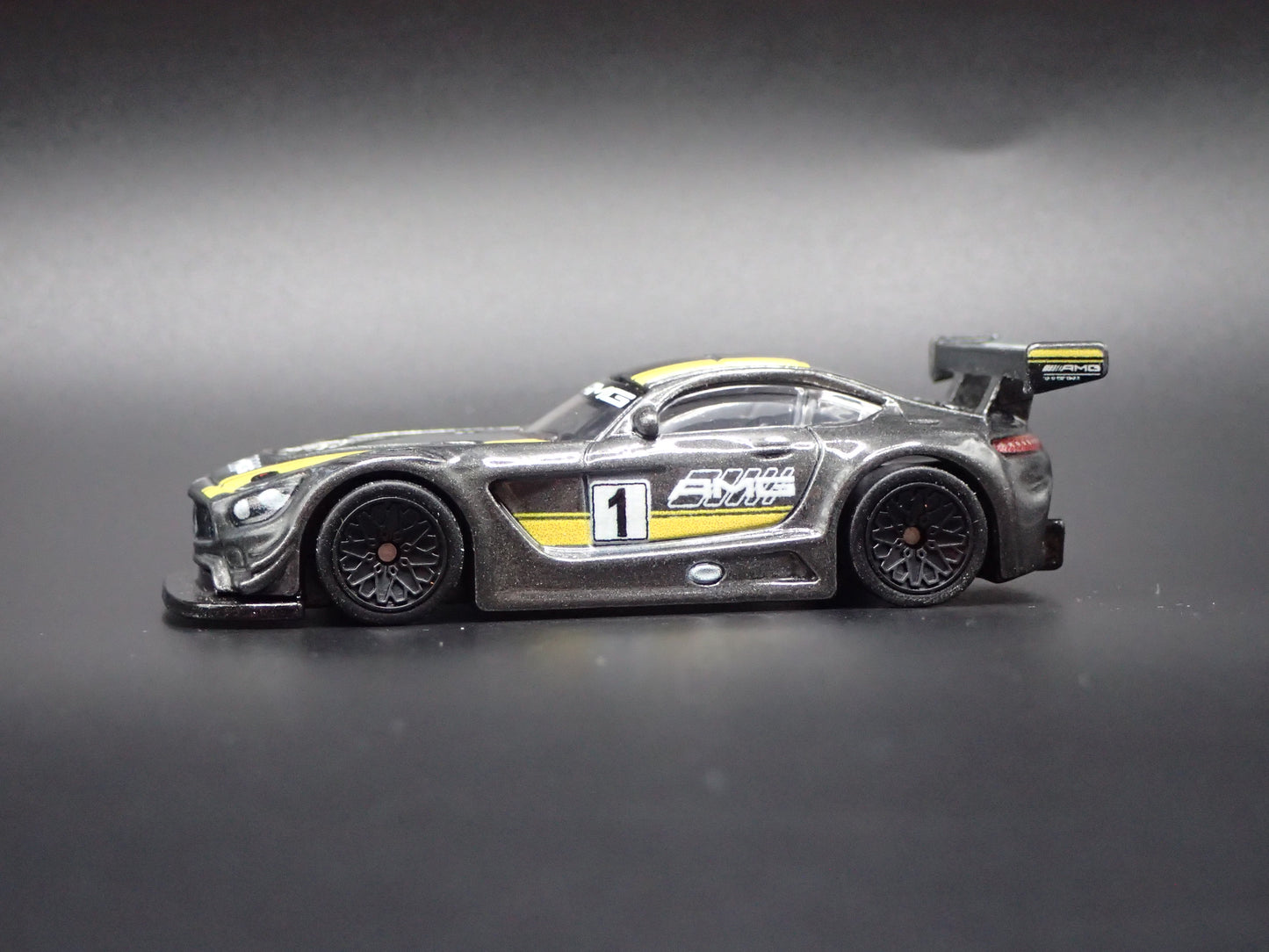 2016 16 MERCEDES-BENZ AMG GT3 RACE CAR 1:64 SCALE COLLECTIBLE DIECAST MODEL CAR