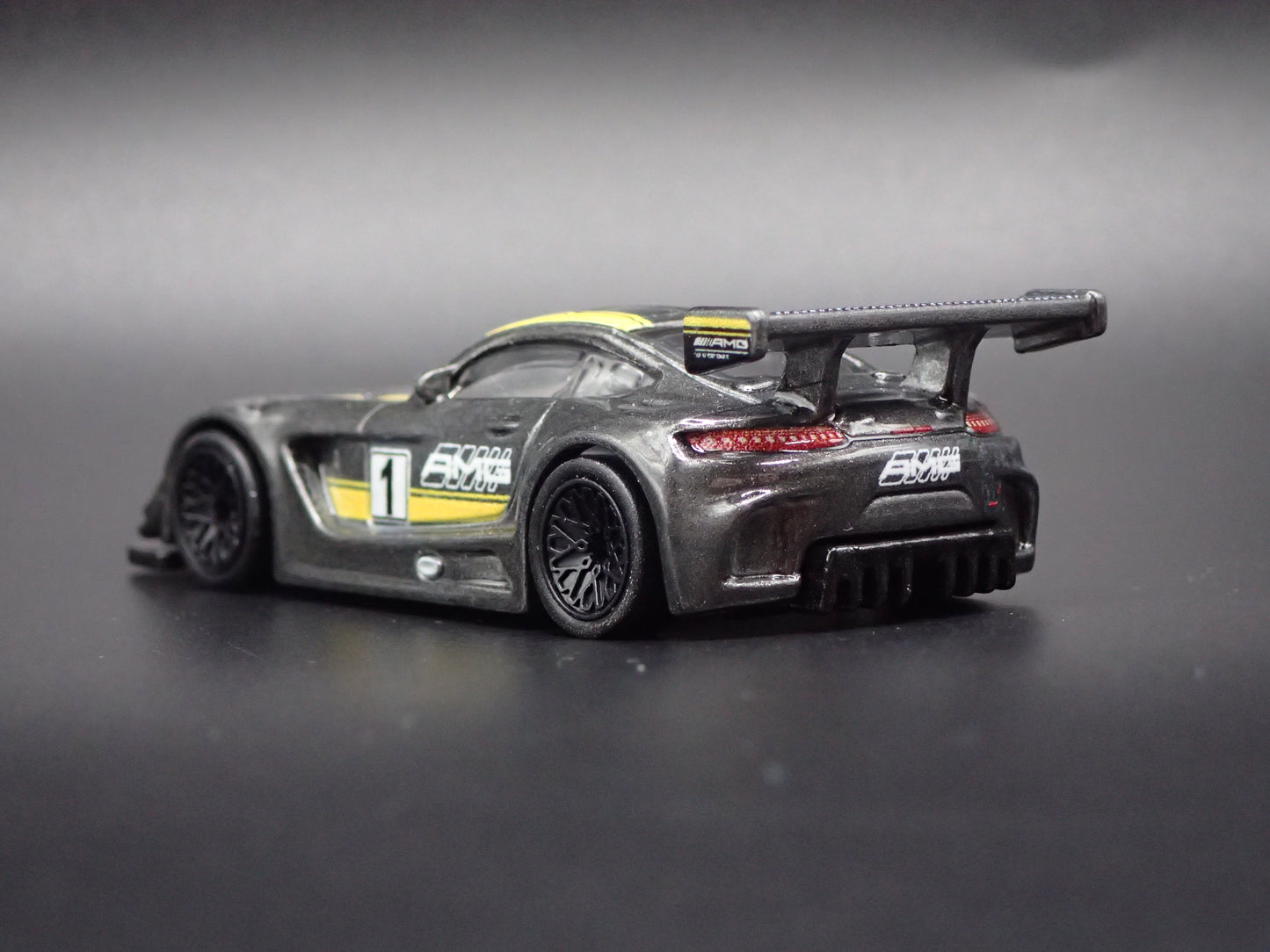 2016 16 MERCEDES-BENZ AMG GT3 RACE CAR 1:64 SCALE COLLECTIBLE DIECAST MODEL CAR
