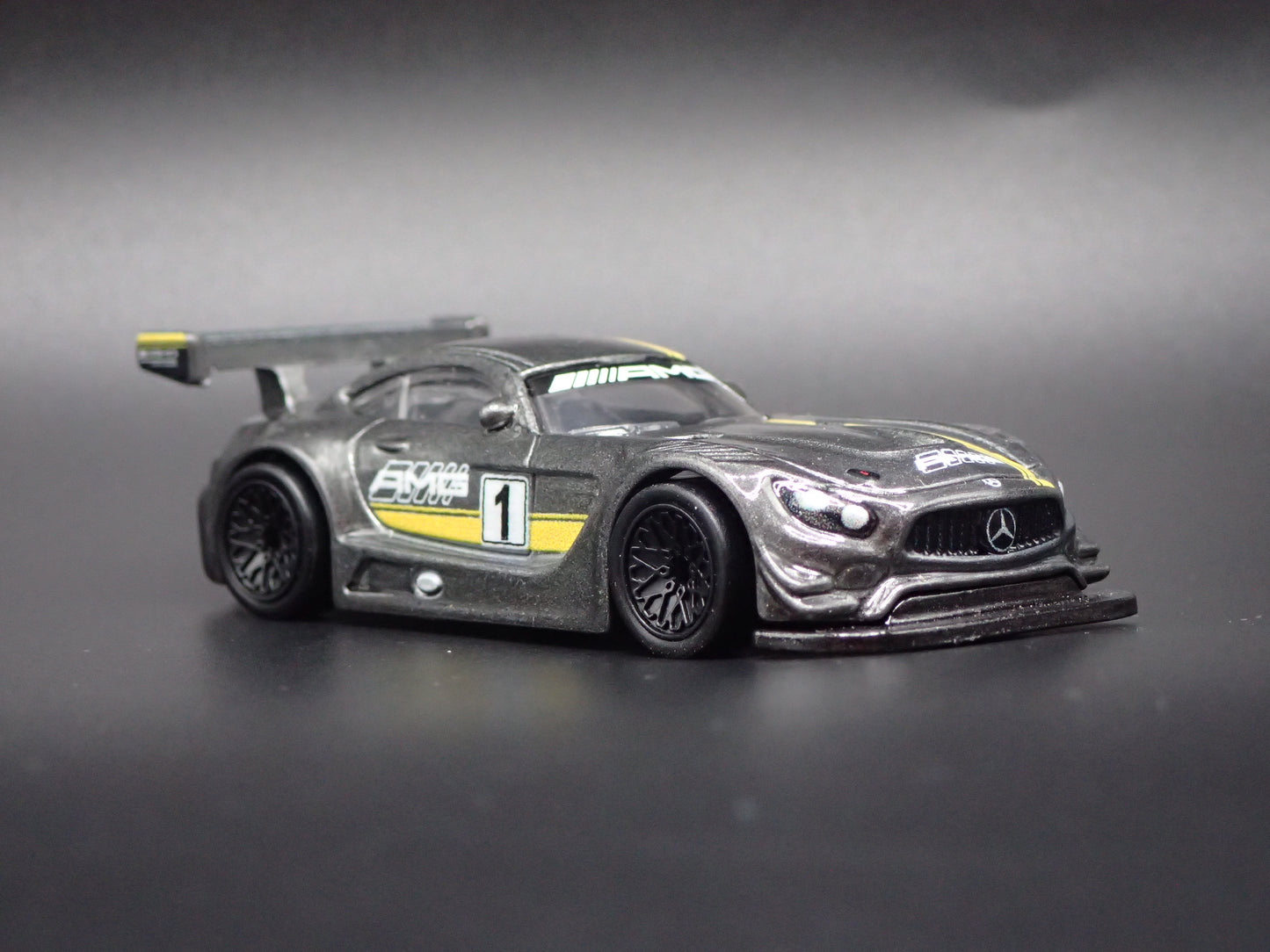 2016 16 MERCEDES-BENZ AMG GT3 RACE CAR 1:64 SCALE COLLECTIBLE DIECAST MODEL CAR
