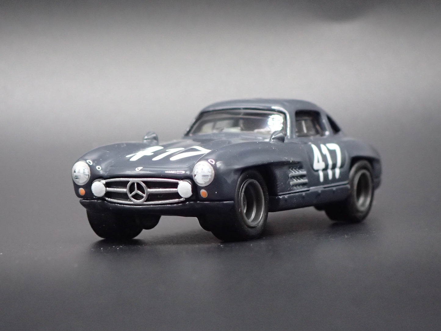 MERCEDES-BENZ 300 SL GRAY 1:64 SCALE COLLECTIBLE DIORAMA DIECAST MODEL CAR