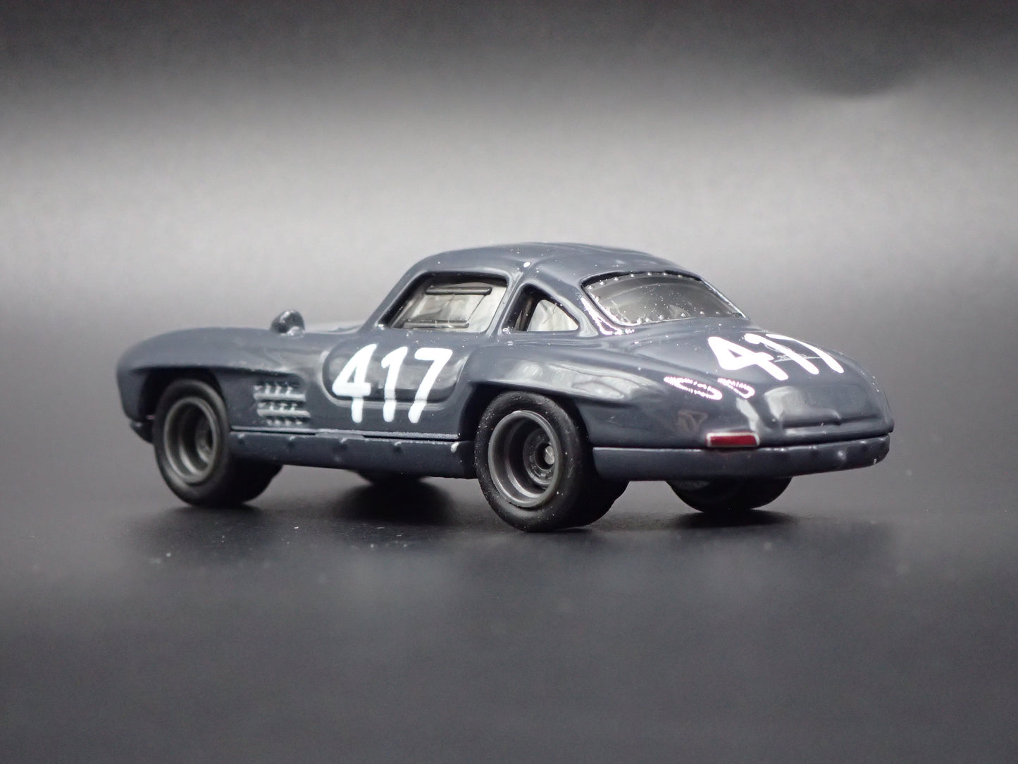 MERCEDES-BENZ 300 SL GRAY 1:64 SCALE COLLECTIBLE DIORAMA DIECAST MODEL CAR