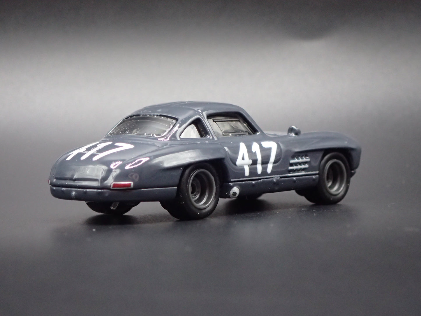 MERCEDES-BENZ 300 SL GRAY 1:64 SCALE COLLECTIBLE DIORAMA DIECAST MODEL CAR