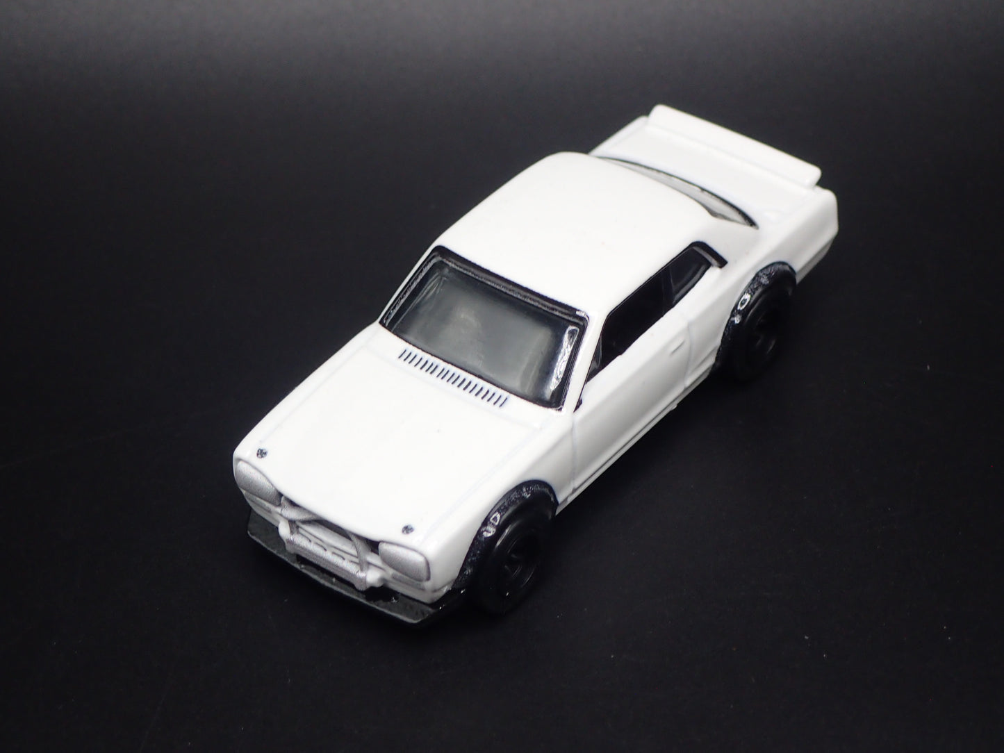 1972-1973 NISSAN SKYLINE 2000 GTR LBWK 1:64 SCALE DIORAMA DIECAST MODEL CAR