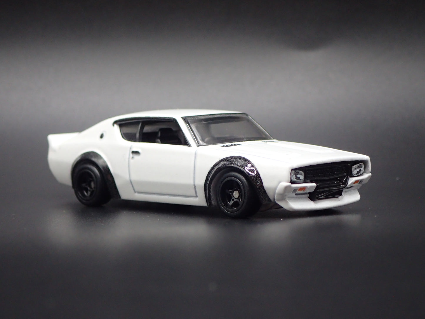 1977- 1981 NISSAN SKYLINE C210 JDM WHITE 1:64 SCALE COLLECTIBLE DIECAST MODEL CAR