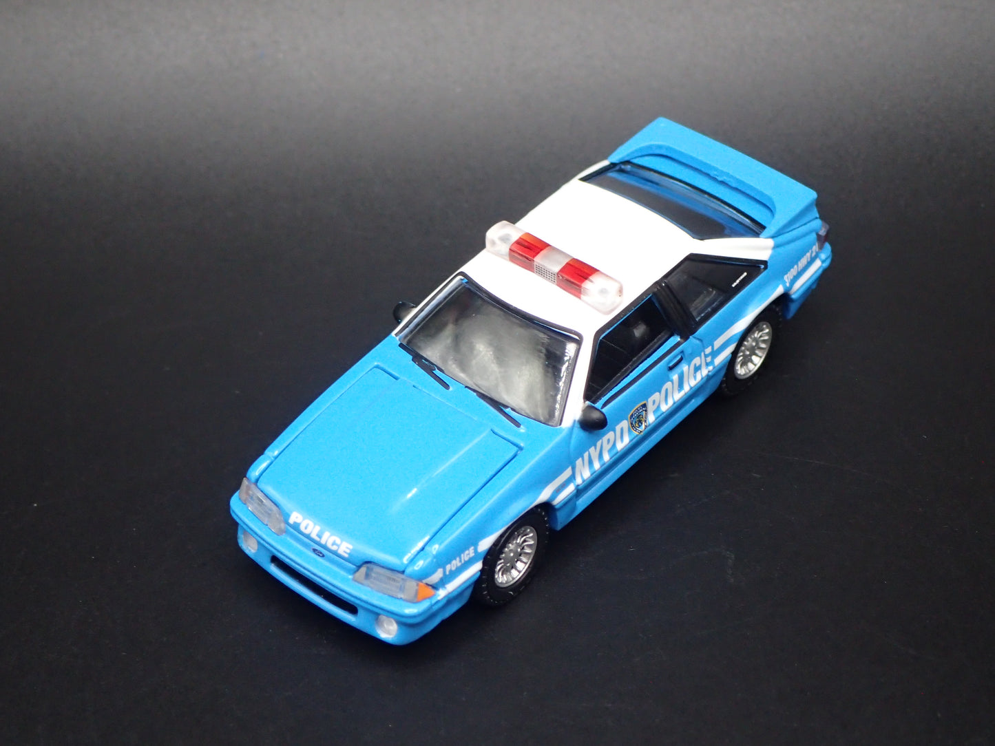 1987 87 FORD MUSTANG NYPD POLICE FOXBODY 1:64 SCALE DIORAMA DIECAST MODEL CAR