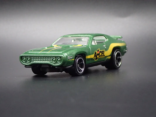 1971 71 PLYMOUTH ROAD RUNNER ACCEL  1/64 SCALE COLLECTIBLE DIECAST MODEL CAR
