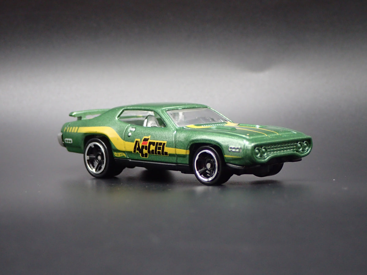 1971 71 PLYMOUTH ROAD RUNNER ACCEL  1/64 SCALE COLLECTIBLE DIECAST MODEL CAR