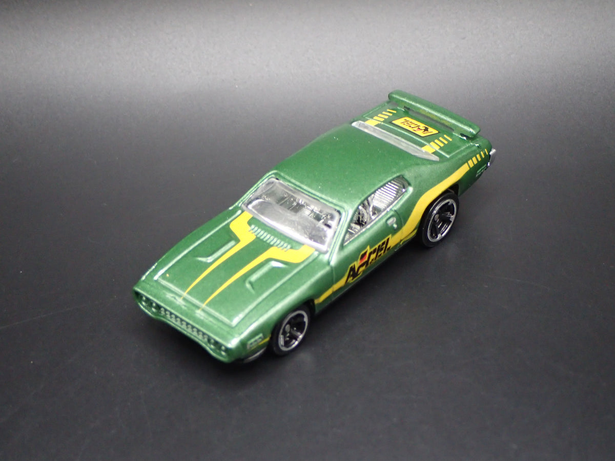 1971 71 PLYMOUTH ROAD RUNNER ACCEL  1/64 SCALE COLLECTIBLE DIECAST MODEL CAR
