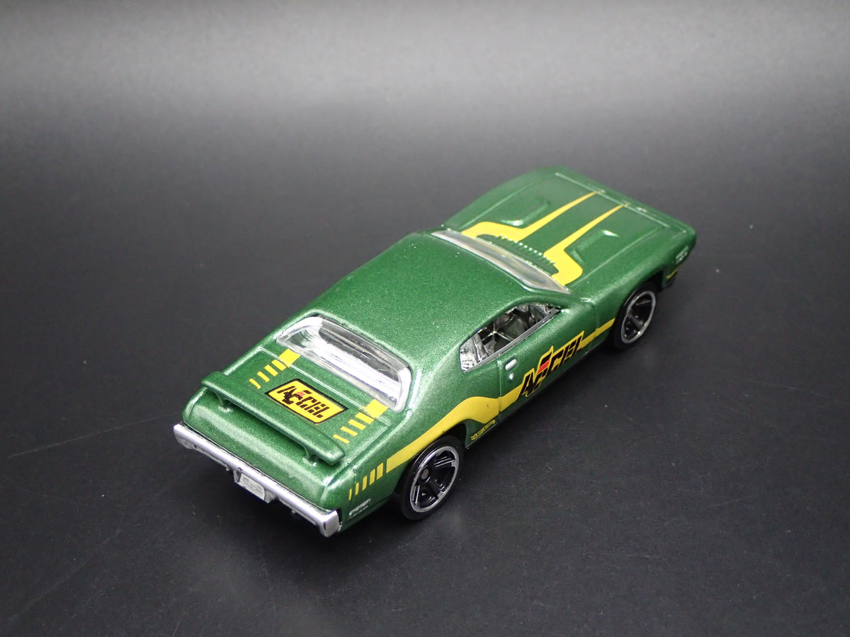 1971 71 PLYMOUTH ROAD RUNNER ACCEL  1/64 SCALE COLLECTIBLE DIECAST MODEL CAR