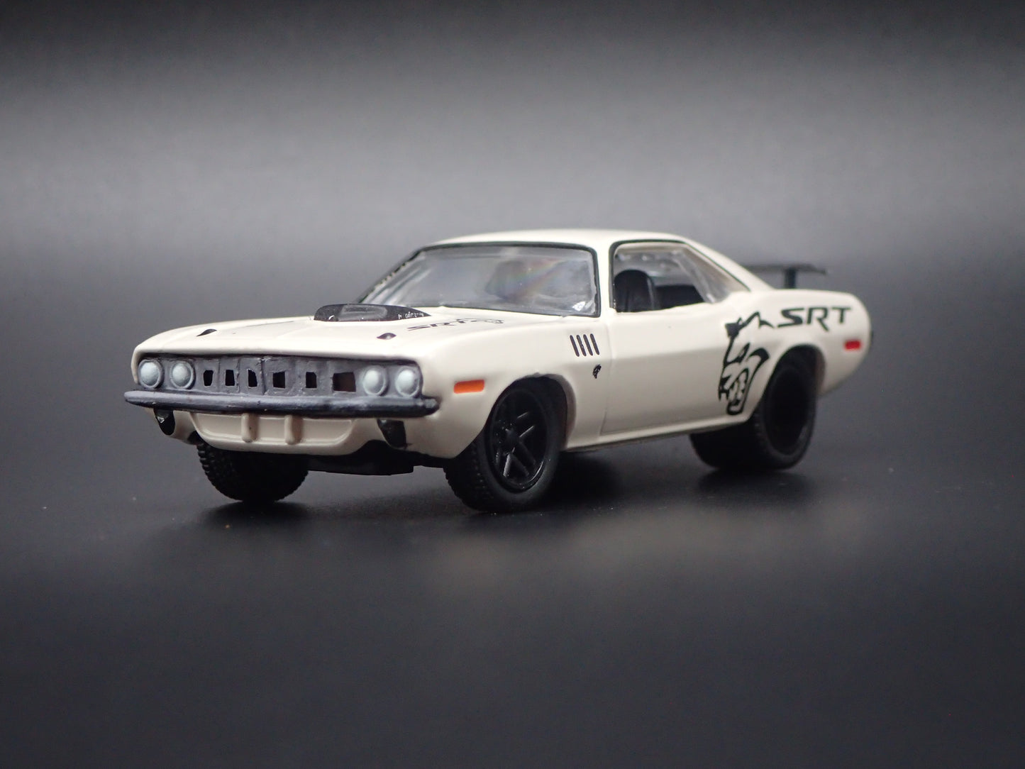 1971 71 PLYMOUTH HEMI CUDA HELLCAT 1:64 SCALE COLLECTIBLE DIECAST MODEL CAR