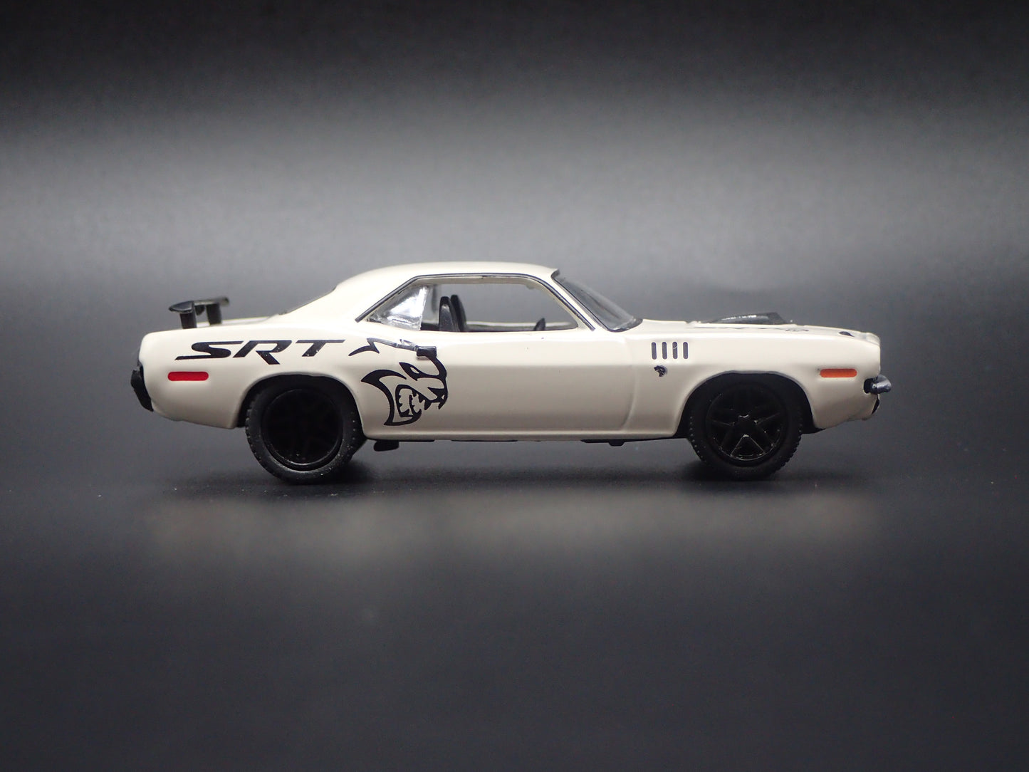1971 71 PLYMOUTH HEMI CUDA HELLCAT 1:64 SCALE COLLECTIBLE DIECAST MODEL CAR