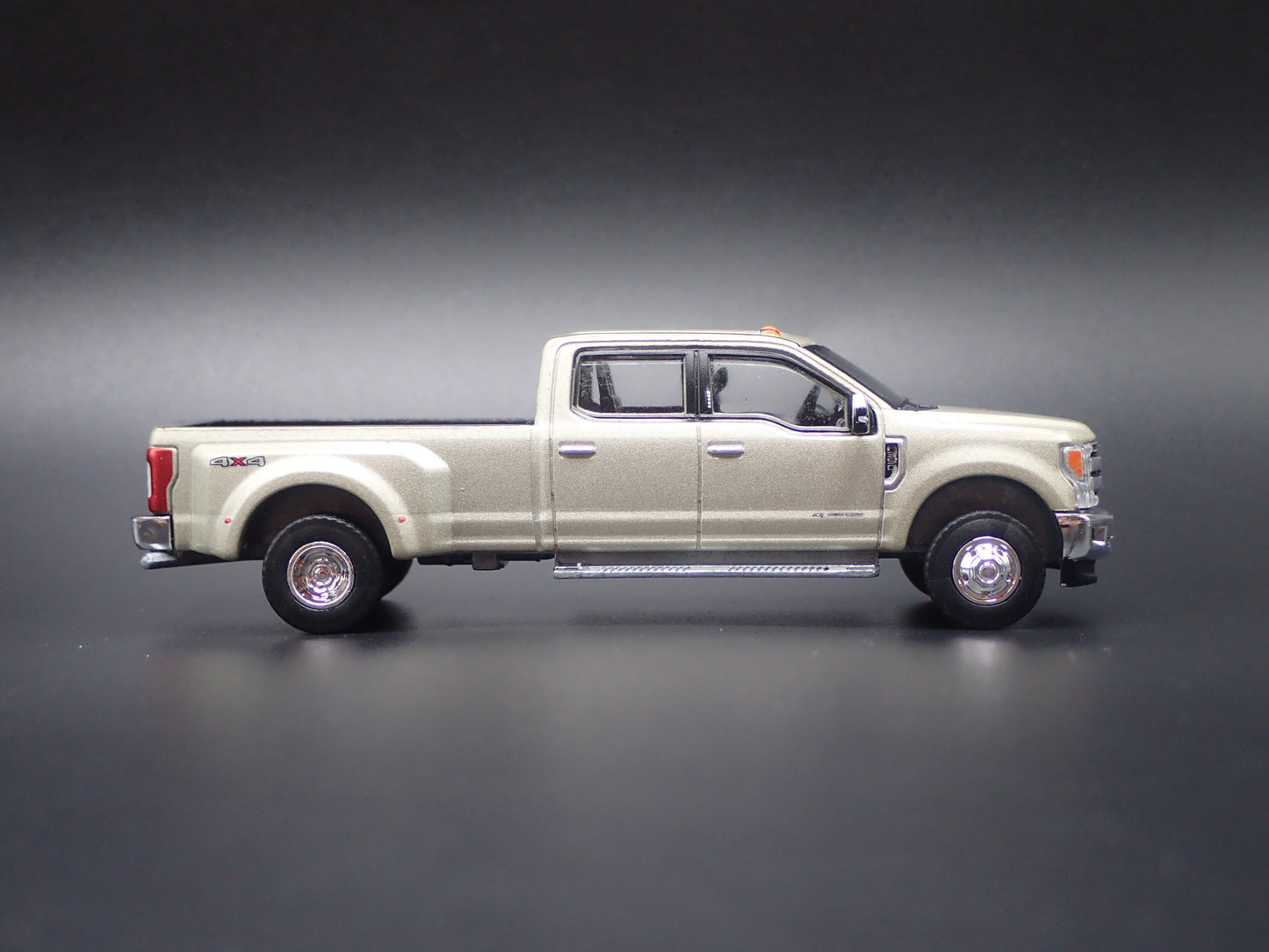 2017-2022 FORD F350 DUALLY PICKUP TRUCK  1:64 SCALE DIECAST MODEL CAR