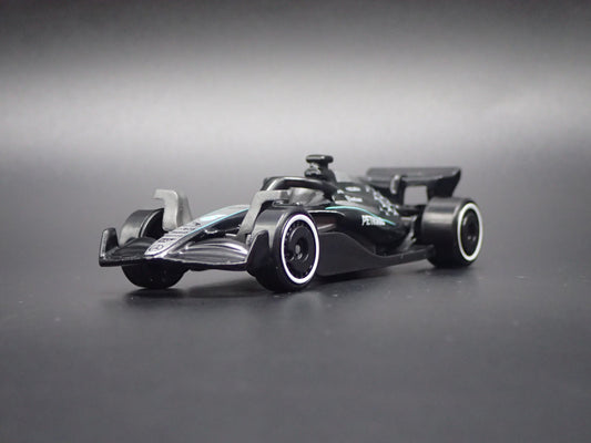 MERCEDES-AMG F1 RACING W16 2025 PETRONAS 1:64 SCALE COLLECTIBLE DIECAST MODEL CAR