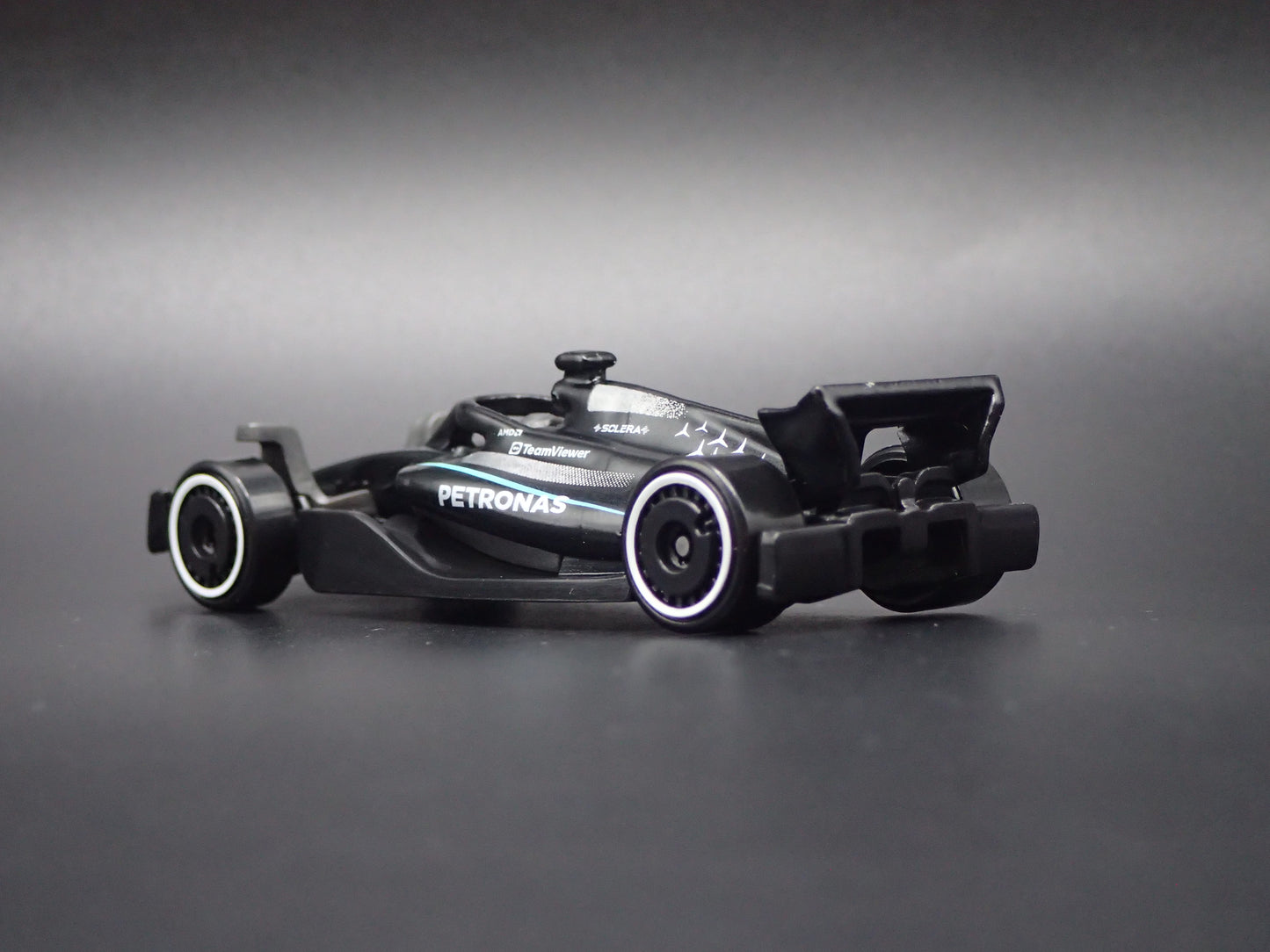 MERCEDES-AMG F1 RACING W16 2025 PETRONAS 1:64 SCALE COLLECTIBLE DIECAST MODEL CAR