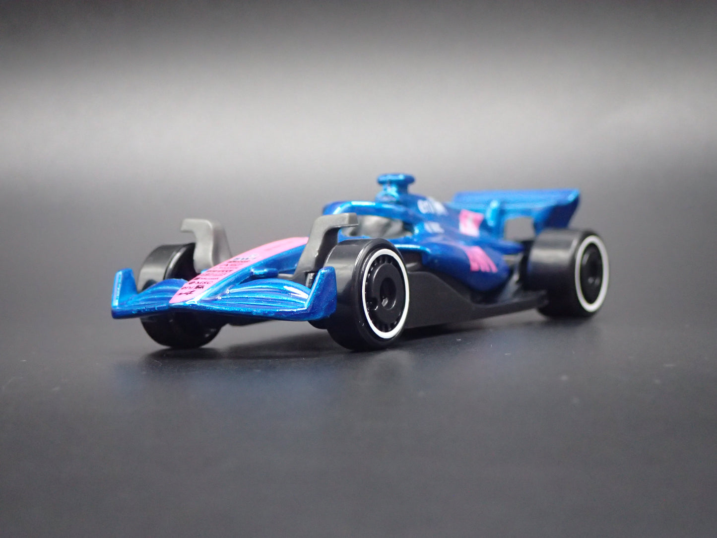 ALPINE A525 F1 RACING BWT 2025 1:64 SCALE COLLECTIBLE DIECAST MODEL CAR