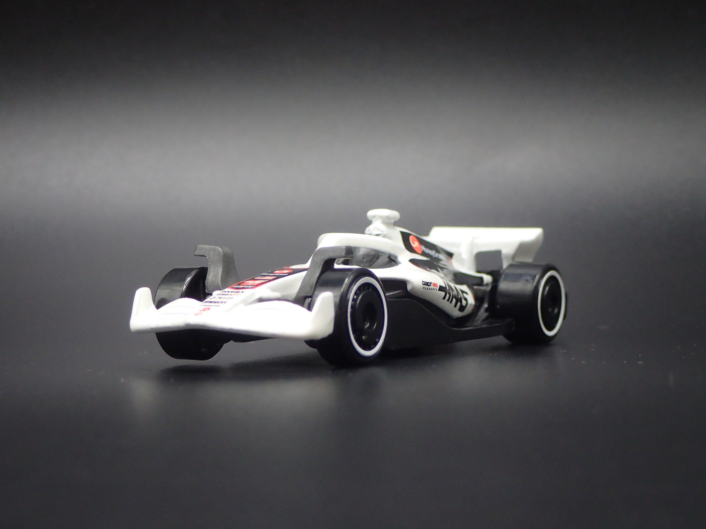 HAAS VF-25 F1 RACING 2025 1:64 SCALE COLLECTIBLE DIECAST MODEL CAR