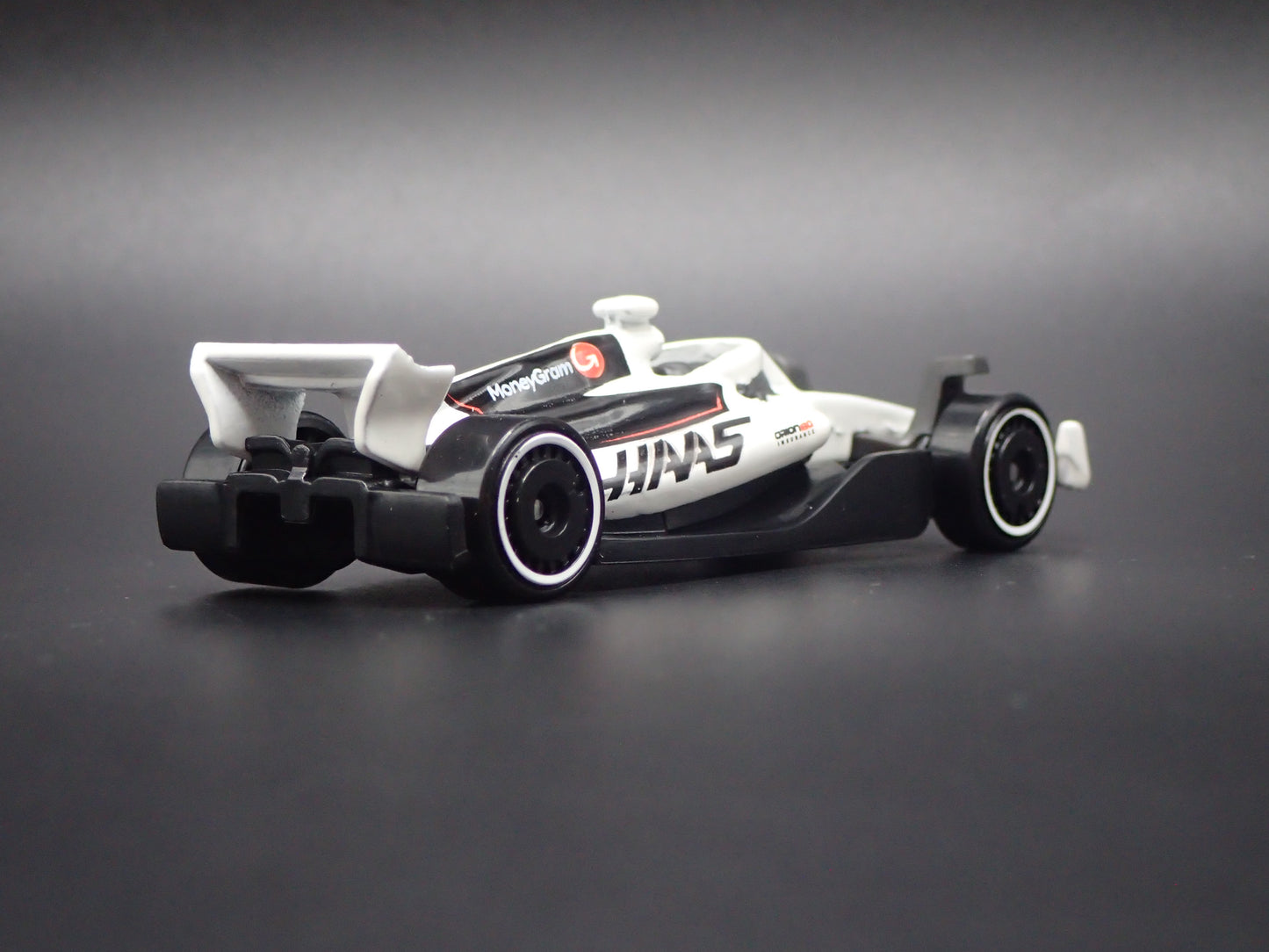 HAAS VF-25 F1 RACING 2025 1:64 SCALE COLLECTIBLE DIECAST MODEL CAR