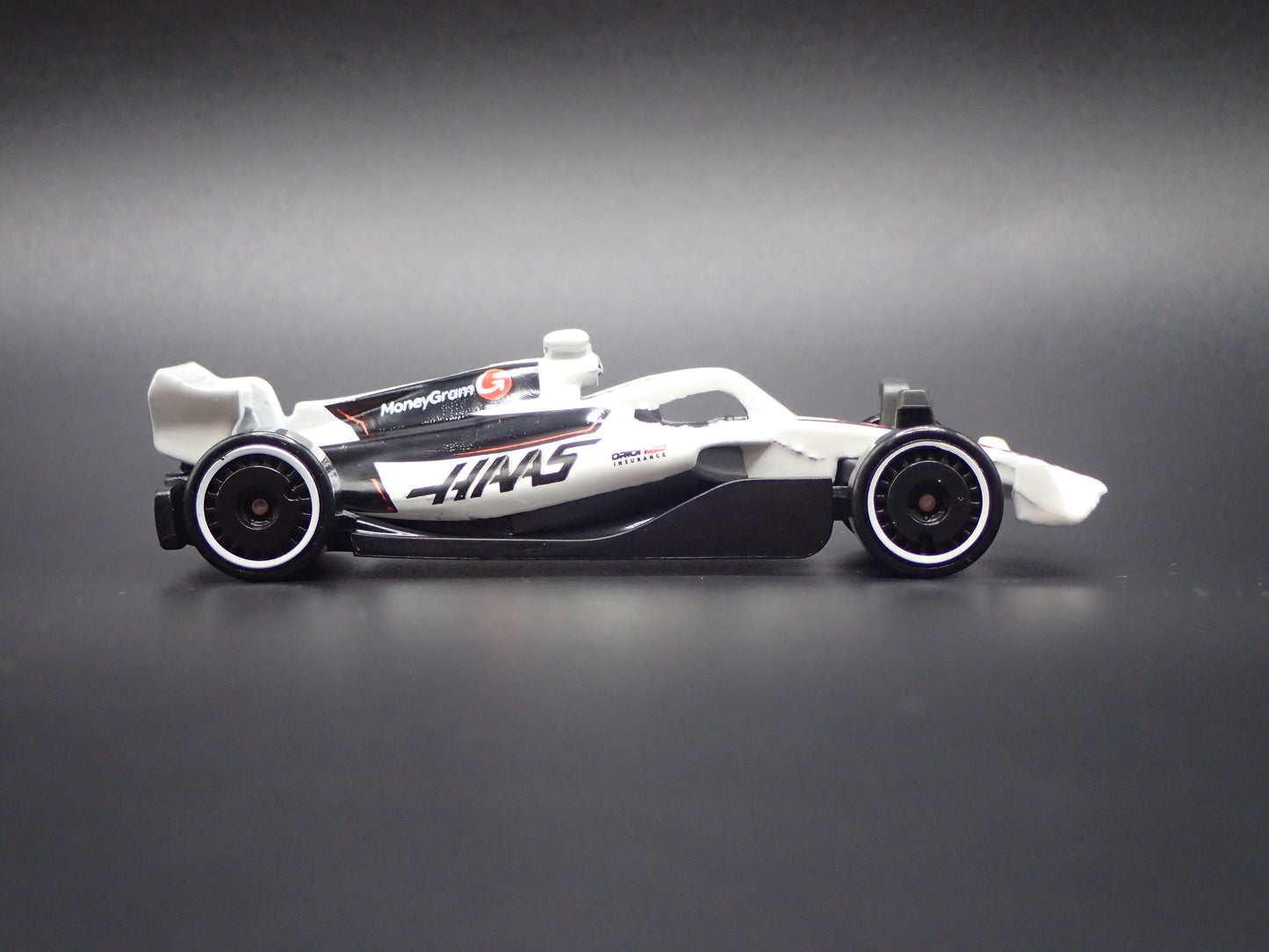 HAAS VF-25 F1 RACING 2025 1:64 SCALE COLLECTIBLE DIECAST MODEL CAR
