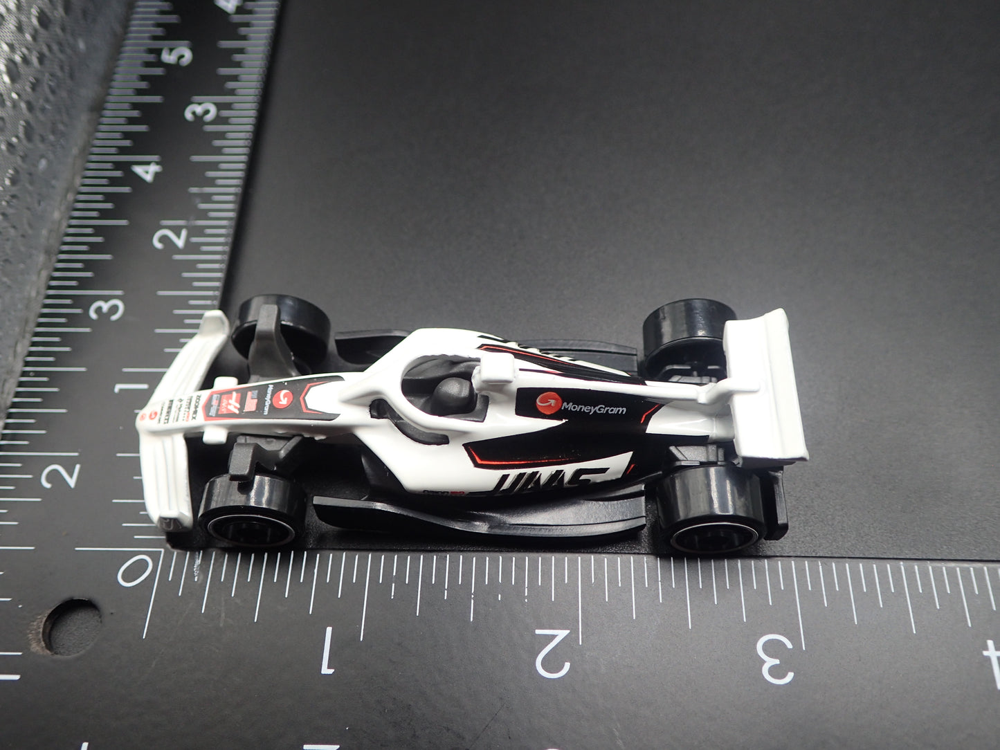 HAAS VF-25 F1 RACING 2025 1:64 SCALE COLLECTIBLE DIECAST MODEL CAR