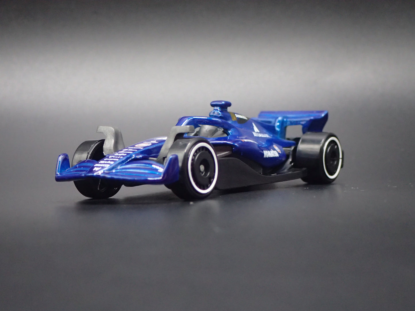 ATLASSIAN WILLIAMS FW47 F1 RACING 2025 1:64 SCALE DIECAST MODEL CAR