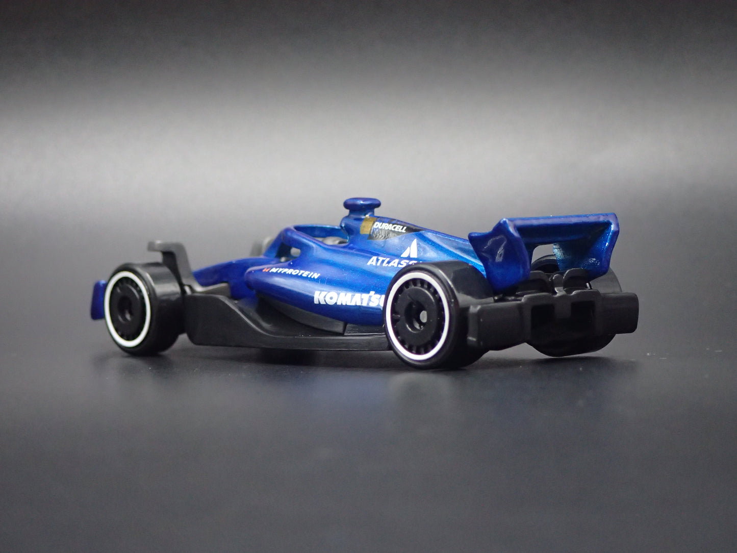 ATLASSIAN WILLIAMS FW47 F1 RACING 2025 1:64 SCALE DIECAST MODEL CAR