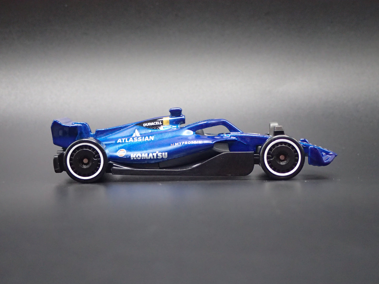ATLASSIAN WILLIAMS FW47 F1 RACING 2025 1:64 SCALE DIECAST MODEL CAR