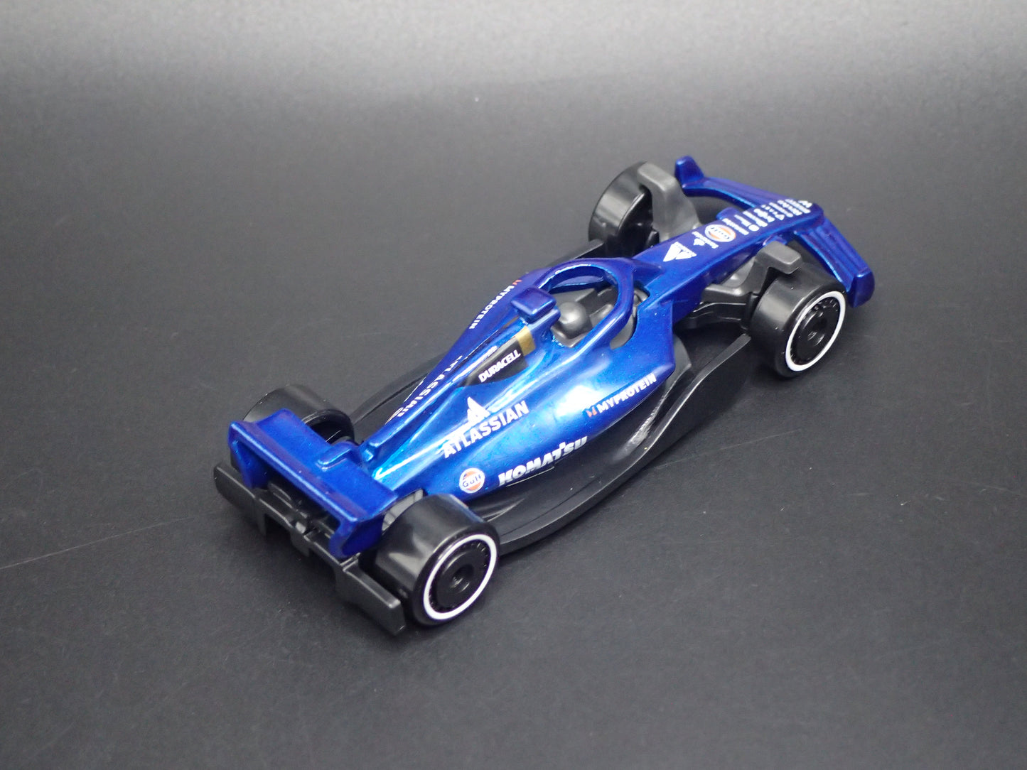 ATLASSIAN WILLIAMS FW47 F1 RACING 2025 1:64 SCALE DIECAST MODEL CAR