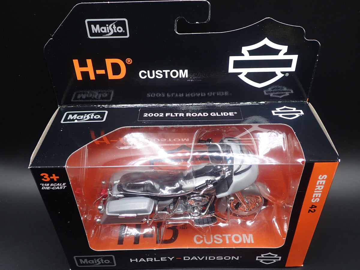 2002 02 FLTR ROAD GLIDE HARLEY DAVIDSON MOTORCYCLE MAISTO SERIES 42 1/18 MODEL