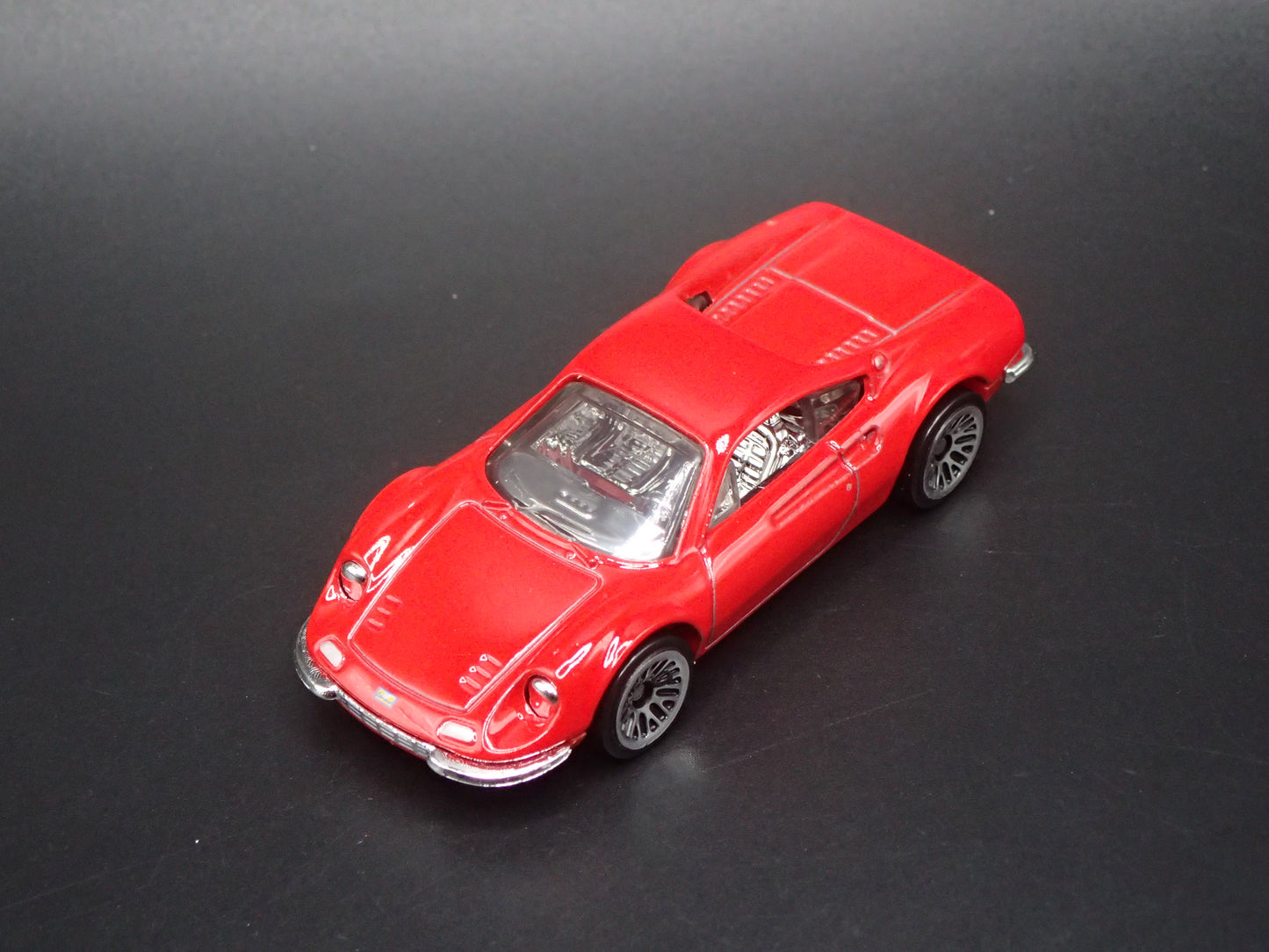 FERRARI DINO 206 GT RED 1:64 SCALE COLLECTIBLE DIORAMA DIECAST MODEL CAR