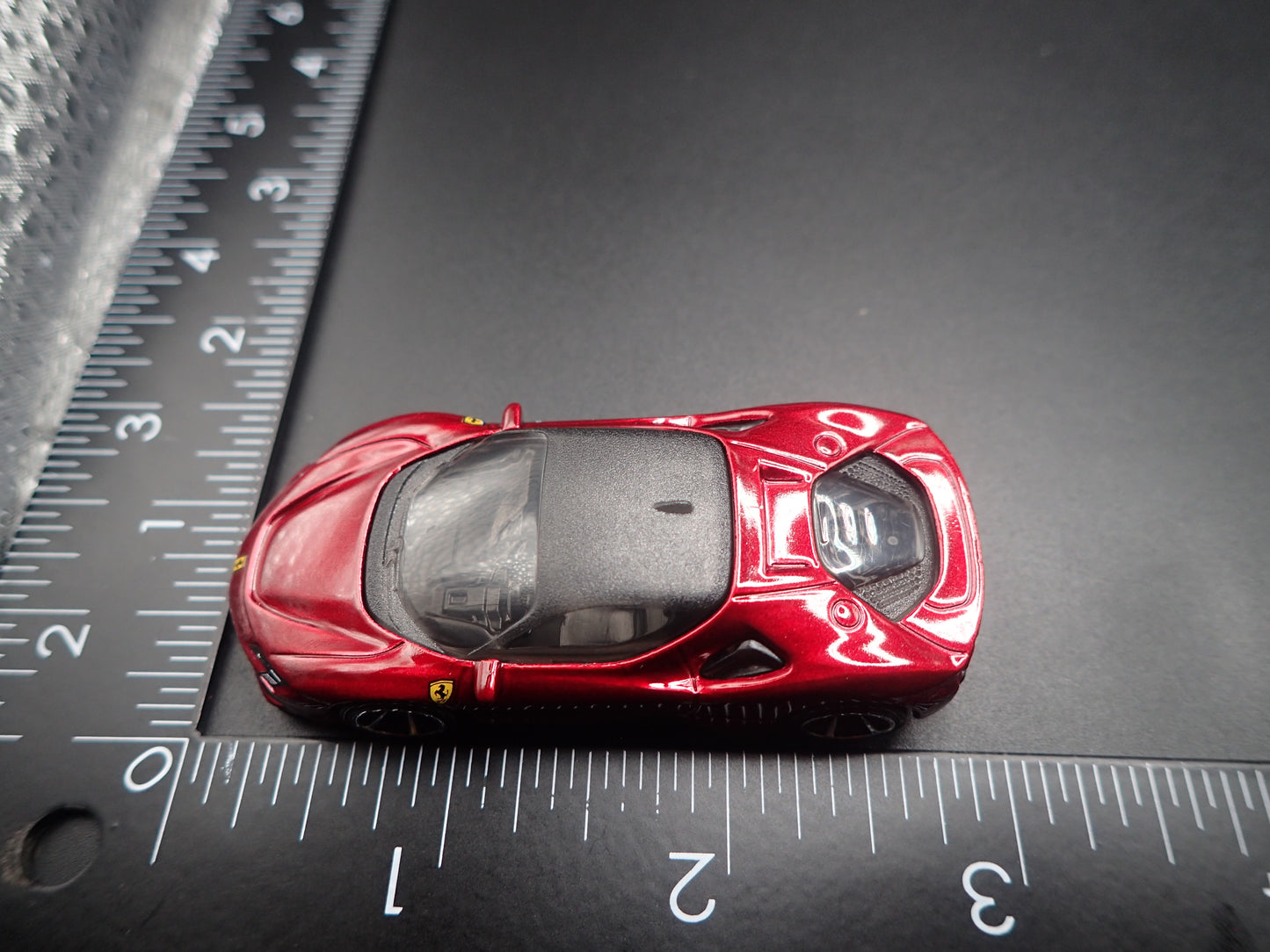 2020-2025 FERRARI SF90 STRADALE 1:64 SCALE COLLECTIBLE DIORAMA DIECAST MODEL CAR