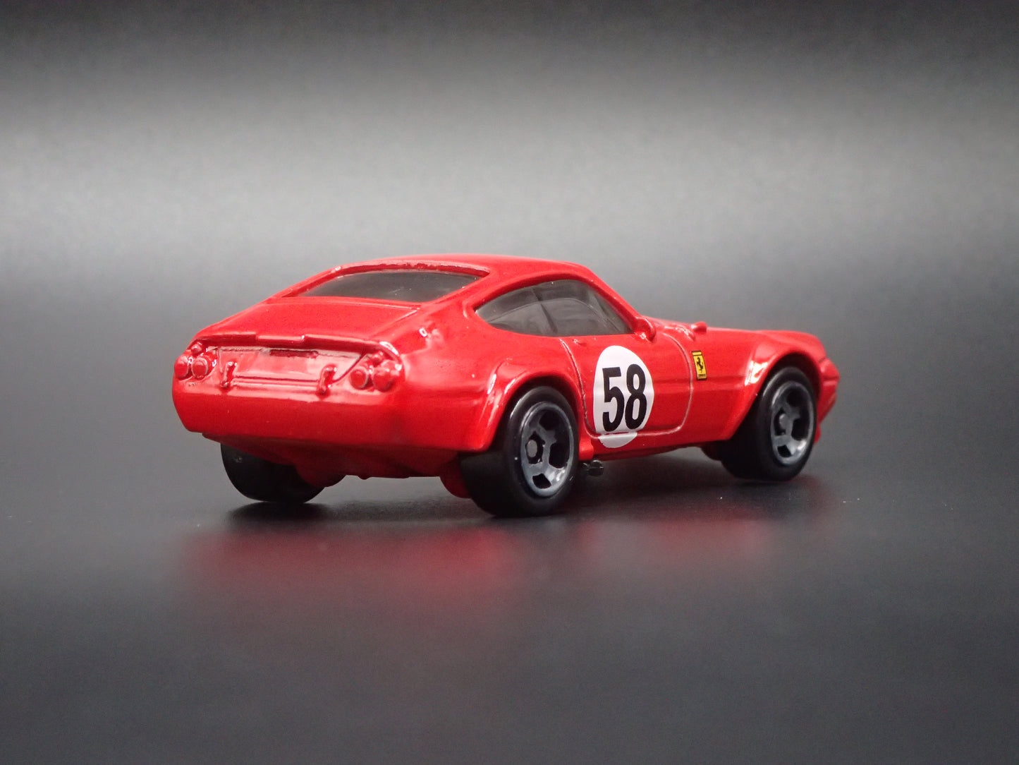 1968-1973 FERRARI 365 GTB4 COMPETIZIONE RED 1:64 SCALE DIORAMA DIECAST MODEL CAR
