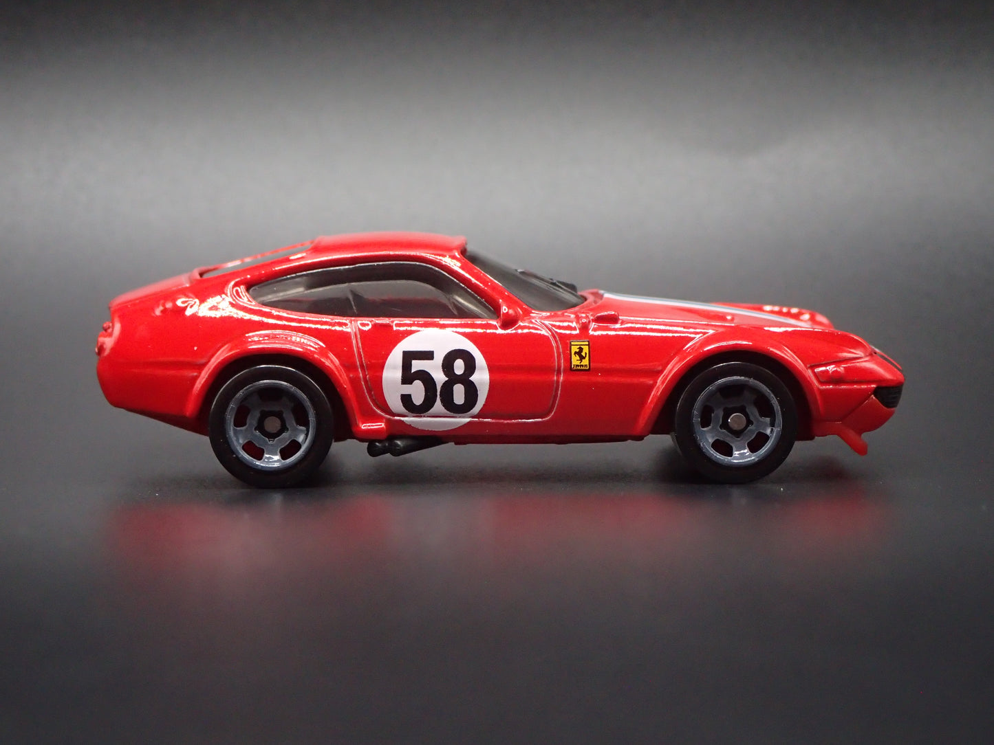 1968-1973 FERRARI 365 GTB4 COMPETIZIONE RED 1:64 SCALE DIORAMA DIECAST MODEL CAR