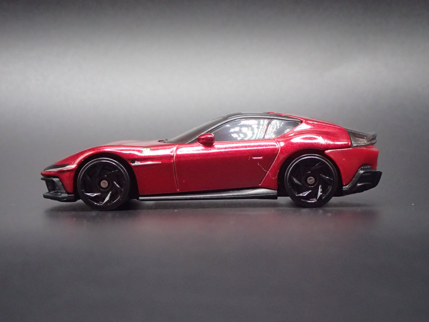 2024-2026 FERRARI 12CILINDRI 1:64 SCALE COLLECTIBLE DIORAMA DIECAST MODEL CAR
