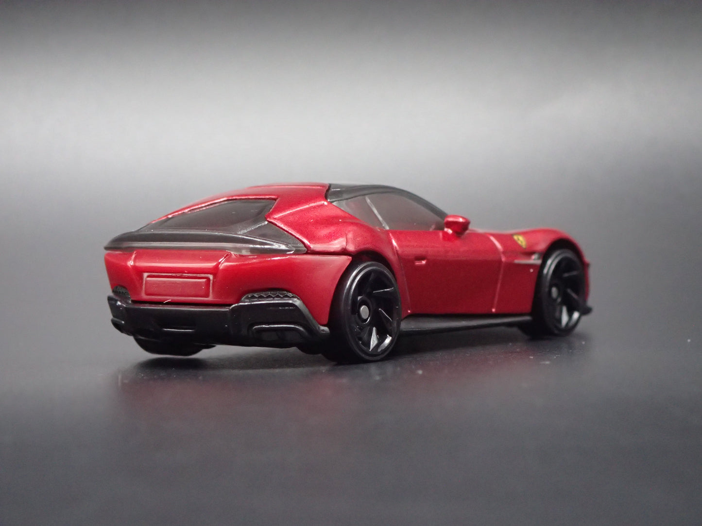 2024-2026 FERRARI 12CILINDRI 1:64 SCALE COLLECTIBLE DIORAMA DIECAST MODEL CAR