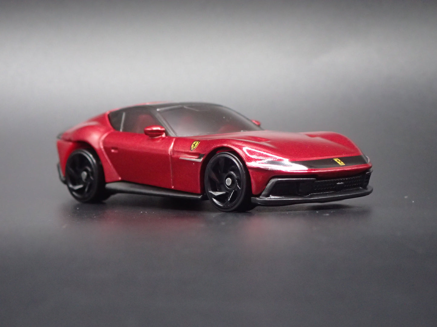 2024-2026 FERRARI 12CILINDRI 1:64 SCALE COLLECTIBLE DIORAMA DIECAST MODEL CAR