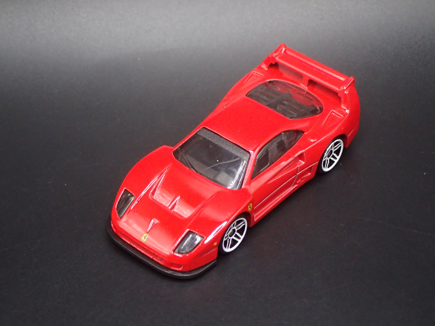 1987-1992 FERRARI F40 COMPETIZIONE RED 1:64 SCALE COLLECTIBLE DIECAST MODEL CAR