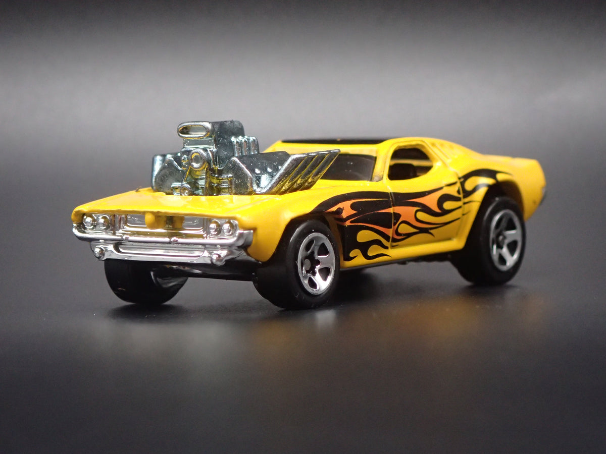 ROGER DODGER DIXIE CHALLENGER 1/64 SCALE COLLECTIBLE DIORAMA DIECAST MODEL CAR
