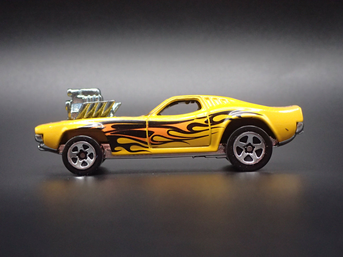 ROGER DODGER DIXIE CHALLENGER 1/64 SCALE COLLECTIBLE DIORAMA DIECAST MODEL CAR