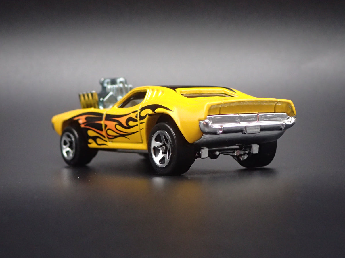 ROGER DODGER DIXIE CHALLENGER 1/64 SCALE COLLECTIBLE DIORAMA DIECAST MODEL CAR