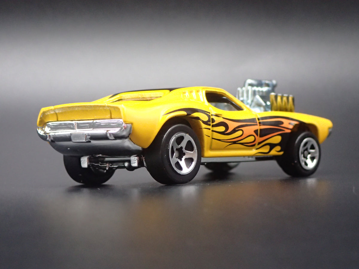 ROGER DODGER DIXIE CHALLENGER 1/64 SCALE COLLECTIBLE DIORAMA DIECAST MODEL CAR