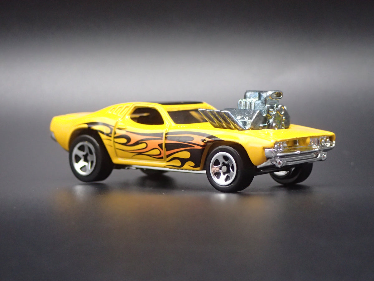 ROGER DODGER DIXIE CHALLENGER 1/64 SCALE COLLECTIBLE DIORAMA DIECAST MODEL CAR