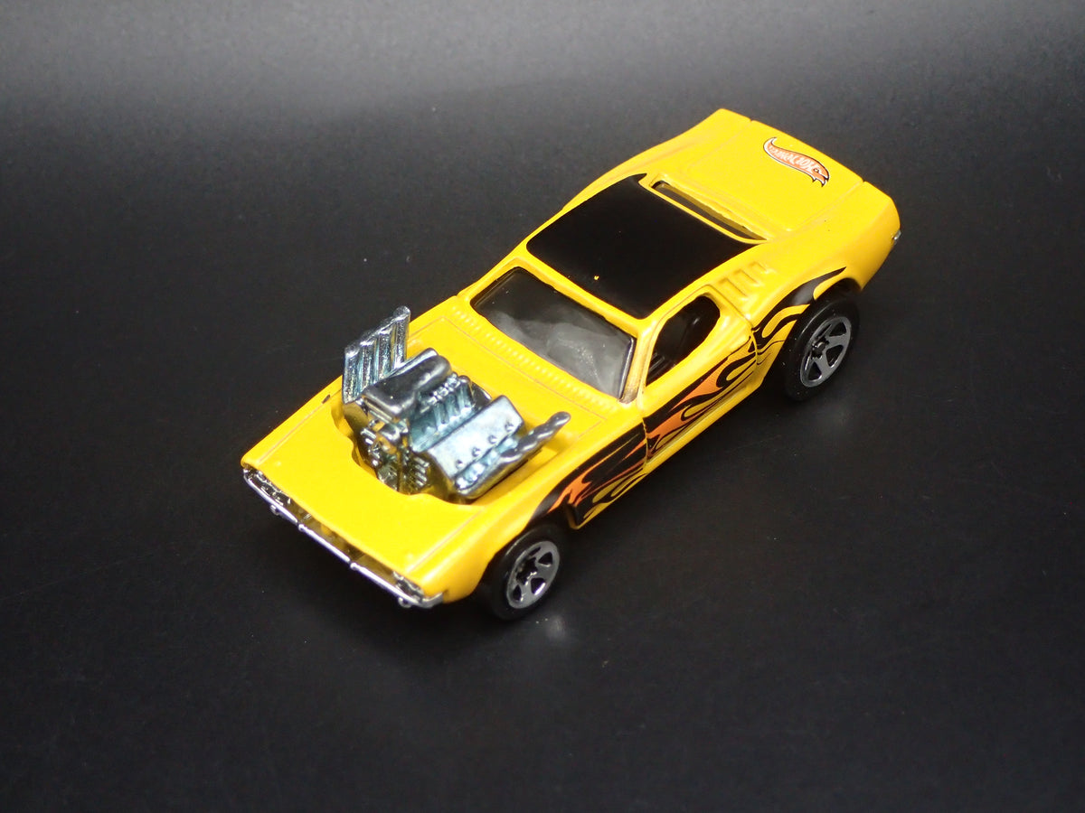 ROGER DODGER DIXIE CHALLENGER 1/64 SCALE COLLECTIBLE DIORAMA DIECAST MODEL CAR