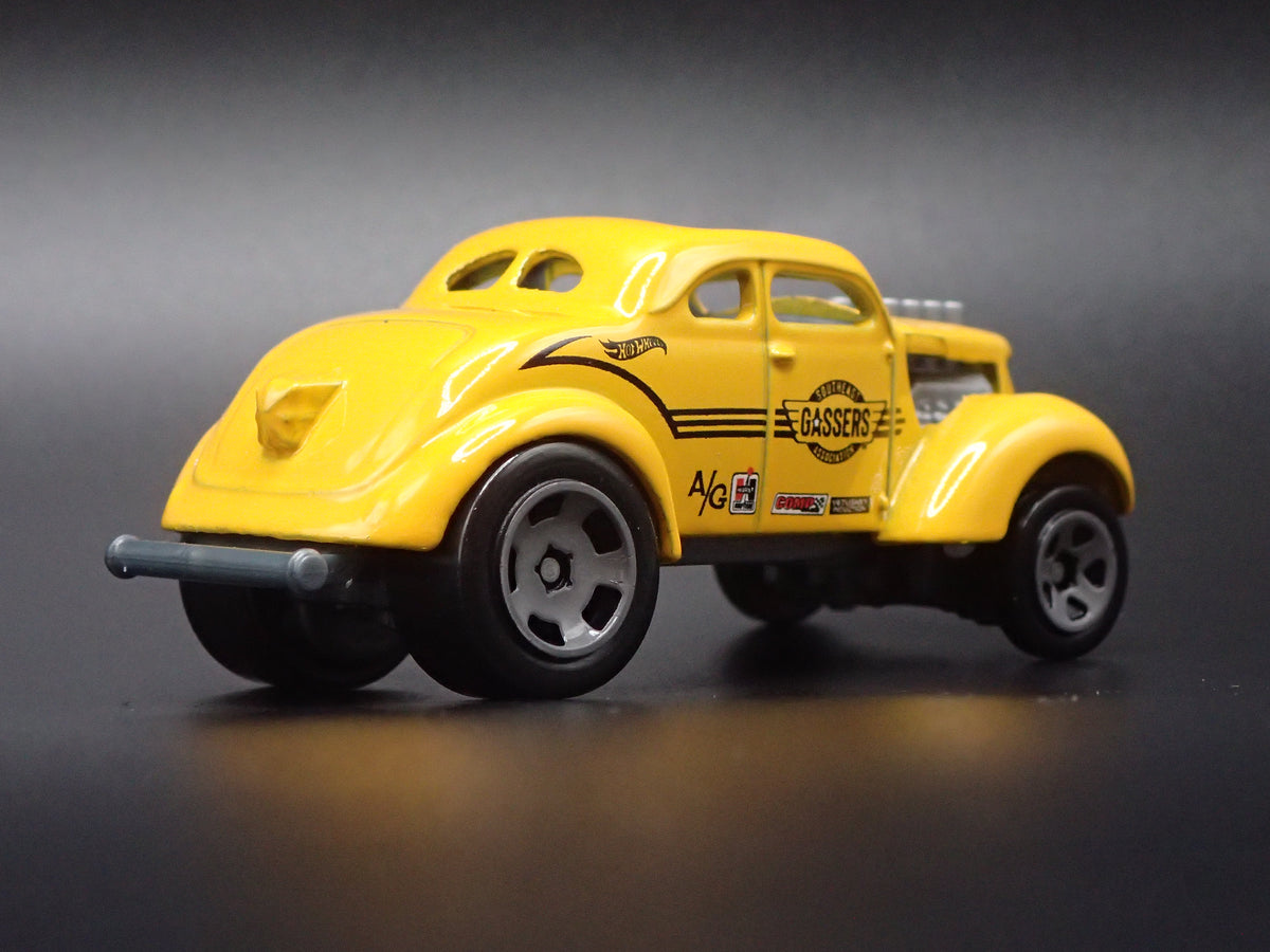 1937 37 FORD COUPE GASSER HOT ROD NHRA 1:64 SCALE DIORAMA DIECAST MODEL CAR